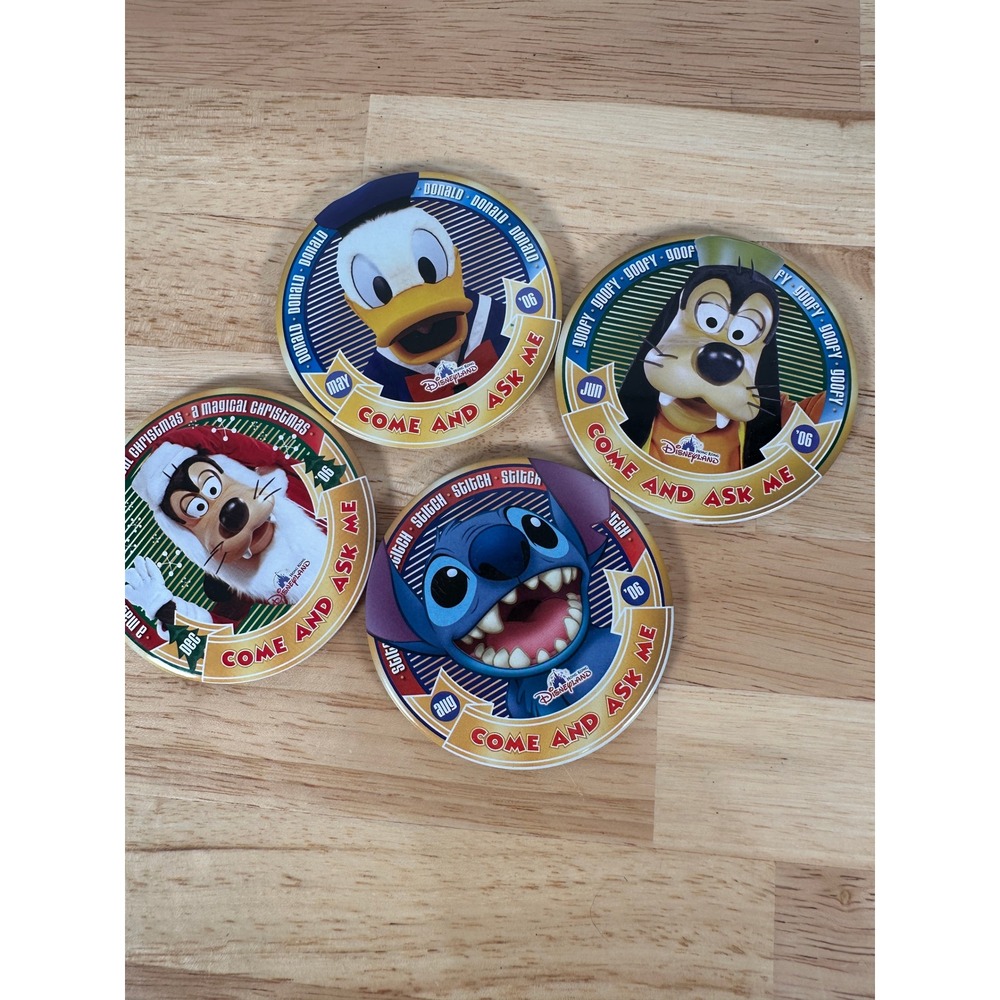 2006 Hong Kong Disneyland Buttons Donald Goofy Stitch Y2K Pin Buttons Set 4